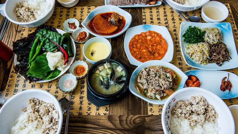 重庆老火锅底料牛油含量揭秘：如何识别优质火锅店选料**